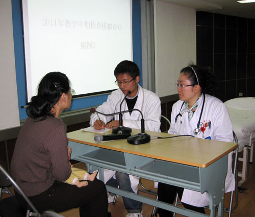 我院圆满完成2011年南京医科大学中期教学检查